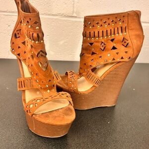 Women’s Suede Cutout Platform Wedge Sandals - Cognac